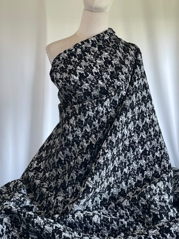 Tesatura brocart royal cu fir de lurex, Negru – Argintiu