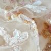 Dantela cu broderie pe toată suprafața de tulle - flori paietate, Roz pal - Bej – Ivoire