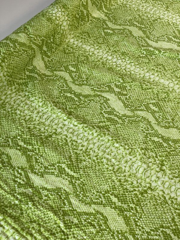 Tesatura jerse din viscoza - design crocodile print, Verde