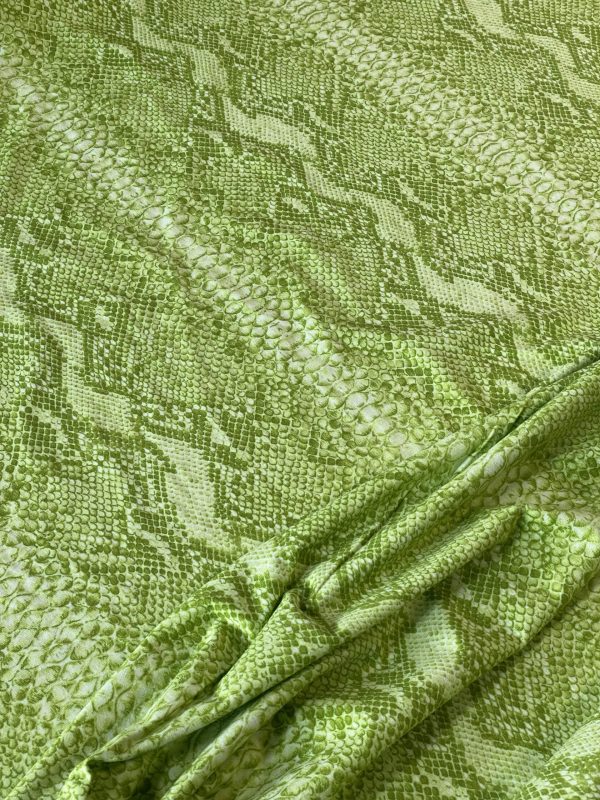 Tesatura jerse din viscoza - design crocodile print, Verde