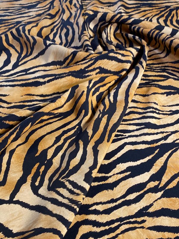 Tesatura crepe de chine din matase naturala - design animal print, Maro - Negru