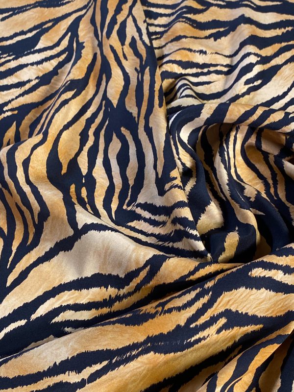 Tesatura crepe de chine din matase naturala - design animal print, Maro - Negru