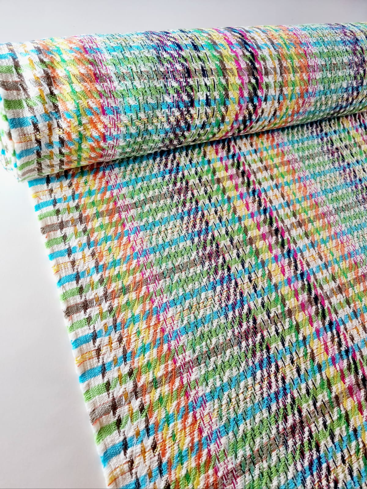 Stofa tweed din bumbac cu viscoza - design fantezie , Multicolor