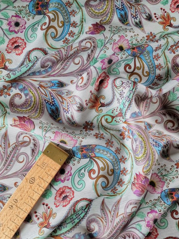 Tesatura din mătase naturala cu viscoza - motive paisley si design floral, Multicolor