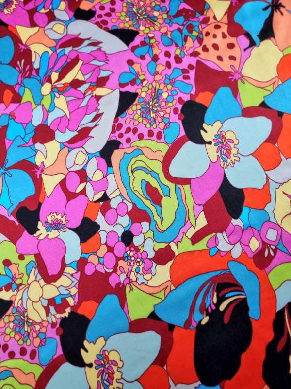 Tesatura din viscoza subțire - design exotic cu flori stilizate, Multicolor