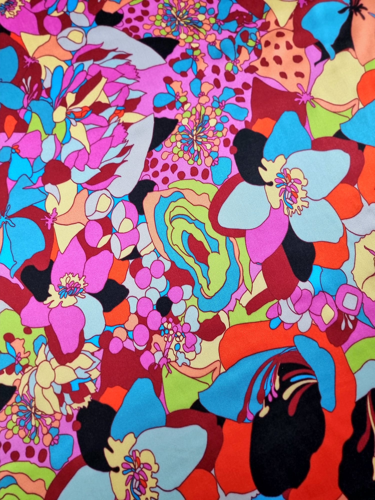 Tesatura din viscoza subțire - design exotic cu flori stilizate, Multicolor