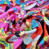 Tesatura din viscoza subțire - design exotic cu flori stilizate, Multicolor