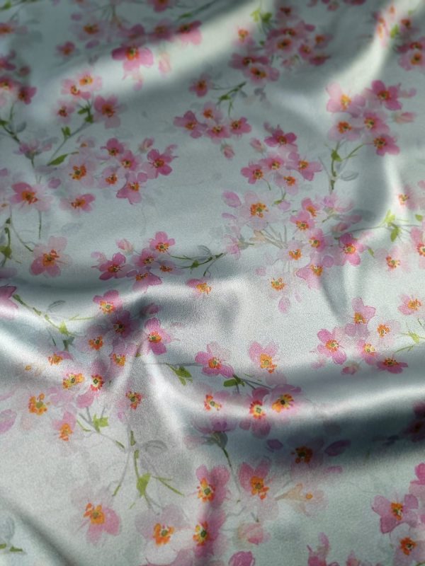 Tesatura dublu crepe din matase naturala -  design floral, Roz pastel - Vernil deschis