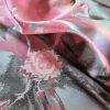 Tesatura jacquard cameleon - design floral, Roz - Gri - Piersiciu , Fond pastel