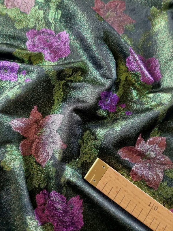 Tesatura jacquard cu suprafața metalizata - design floral, Roz - Cyclamen - Verde închis