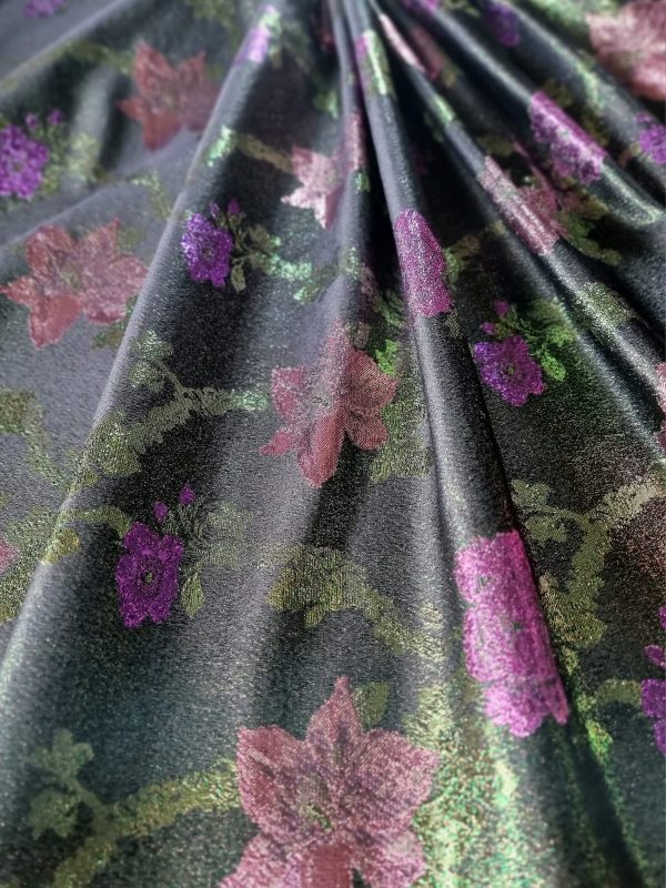 Tesatura jacquard cu suprafața metalizata - design floral, Roz - Cyclamen - Verde închis