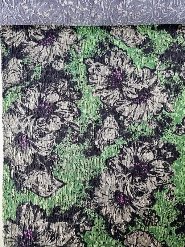 Tesatura jacquard gofrat - design floral, Verde - Negru  - Lila