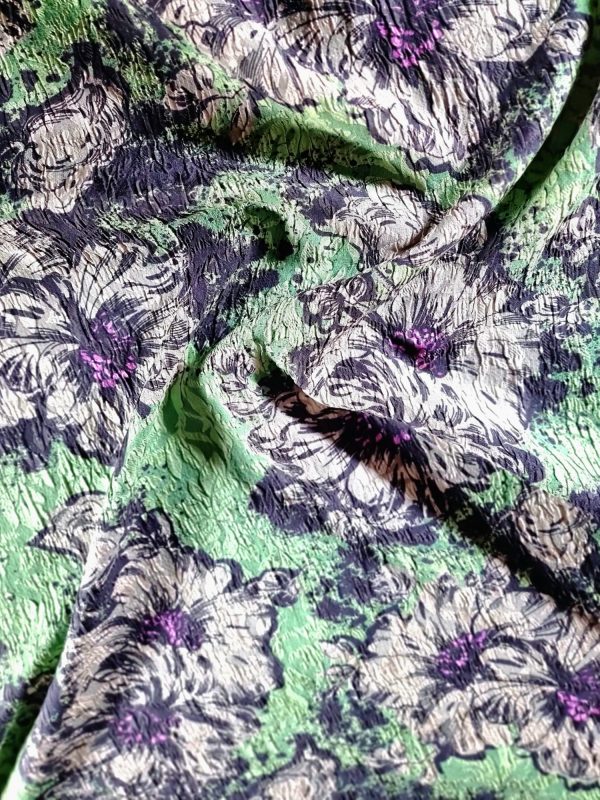 Tesatura jacquard gofrat - design floral, Verde - Negru  - Lila