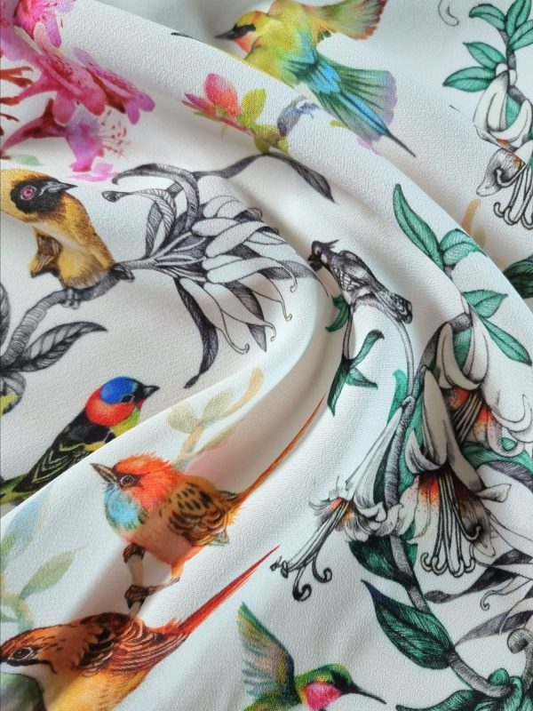 Tesatura marocaine din viscoza  - imprimeu cu pasari sib flori, Multicolor