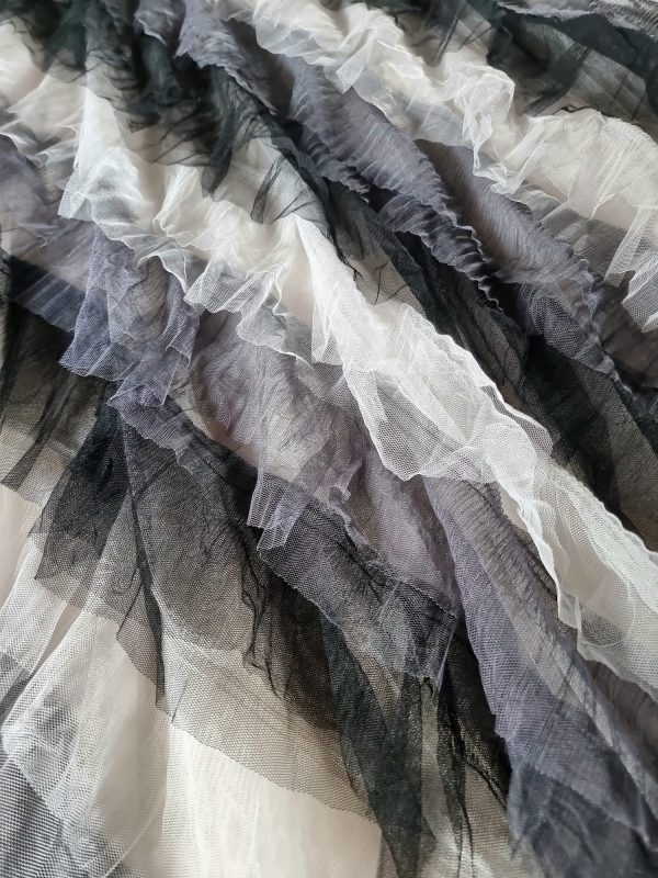 Tesatura tulle cu volane , Negru, Gri , Alb