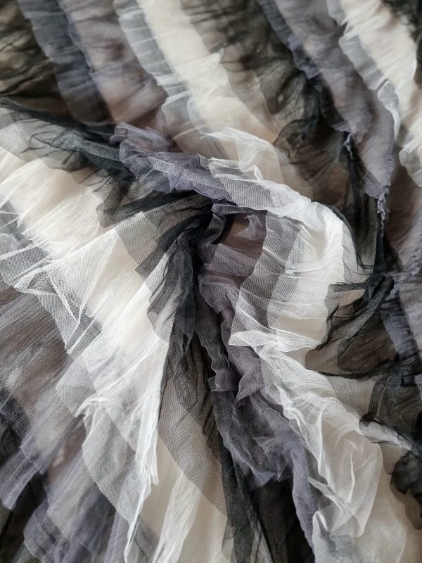 Tesatura tulle cu volane , Negru, Gri , Alb