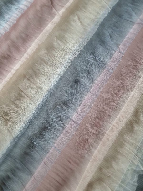 Tesatura tulle cu volane - design multicolor, roz și culori pastel