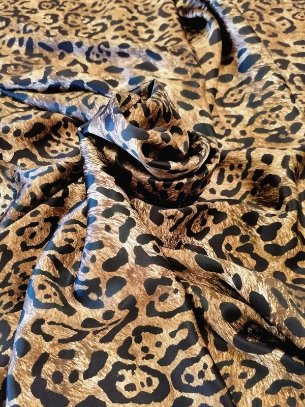 Tesatura crepe de chine din matase naturala - design animal print, Maro - Negru