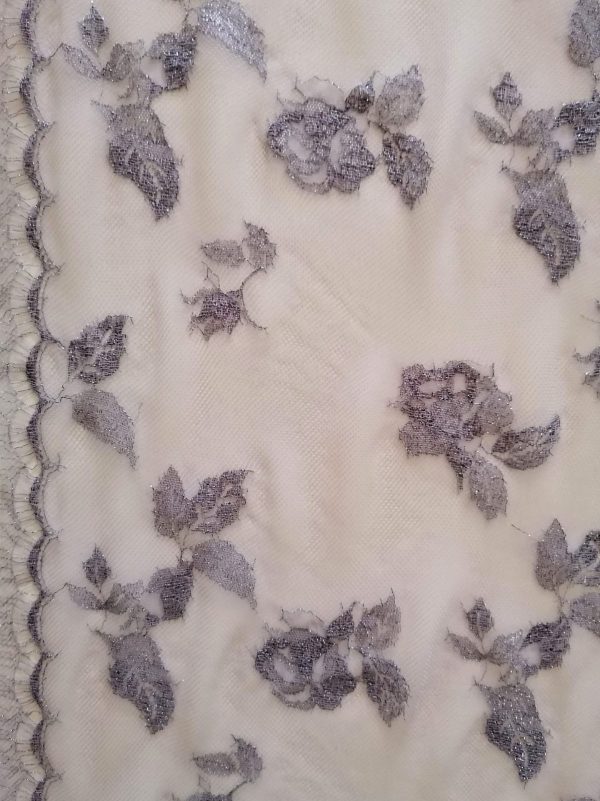 Dantelă chantilly