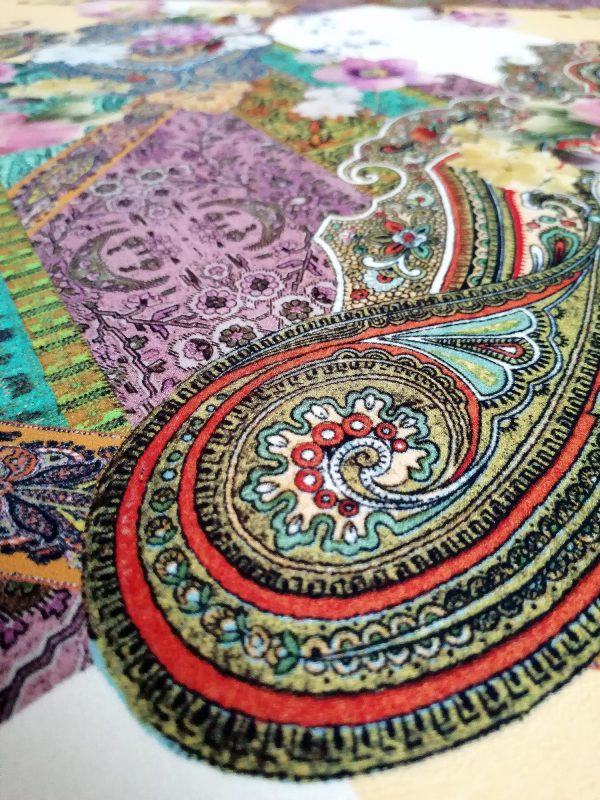 Tesatura din viscoza - dublu crepe cu motive paisley si design floral, Multicolor