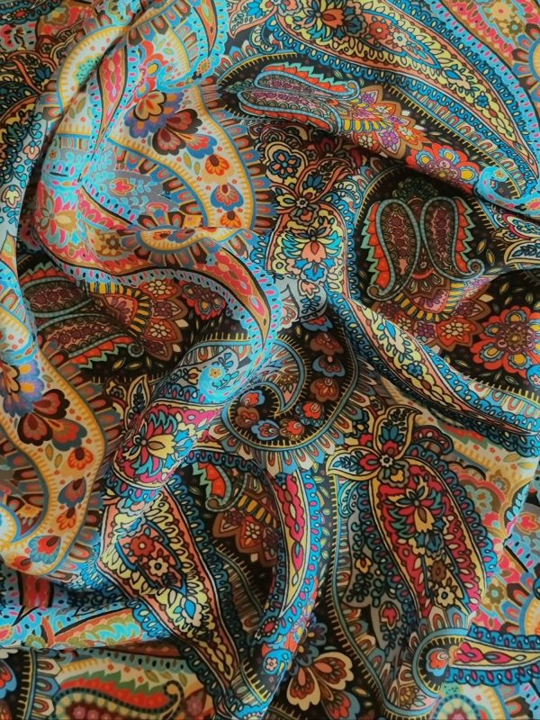 Tesatura imprimata tip crepe - design cu motive Paisley , Multicolor