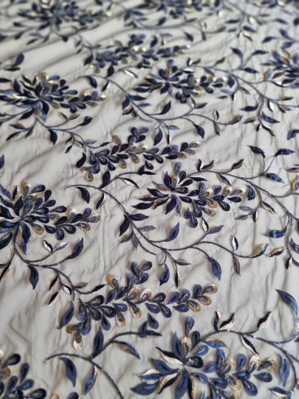 Tesatura cu broderie pe tulle - design floral, Bleumarin - Auriu