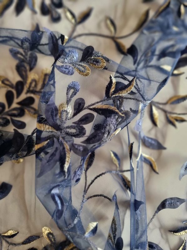 Tesatura cu broderie pe tulle - design floral, Bleumarin - Auriu