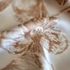Tesatura Jacquard cu fir de lurex - design floral, Crem - Auriu