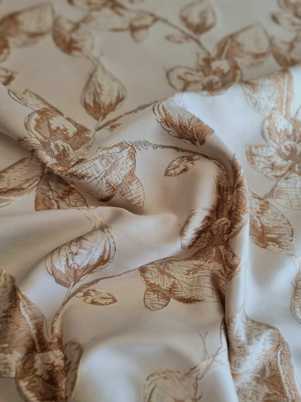 Tesatura Jacquard cu fir de lurex - design floral, Crem - Auriu