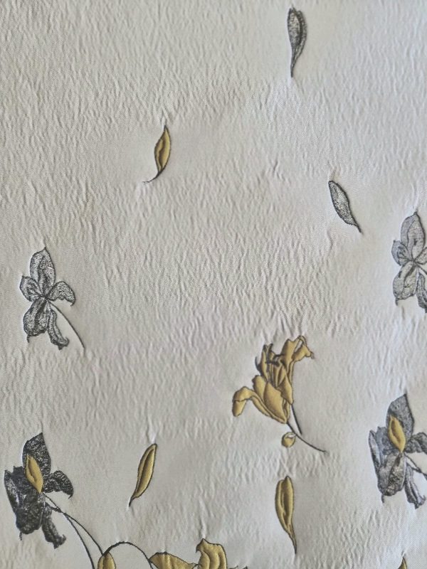 Jacquard floral cu fir de lurex