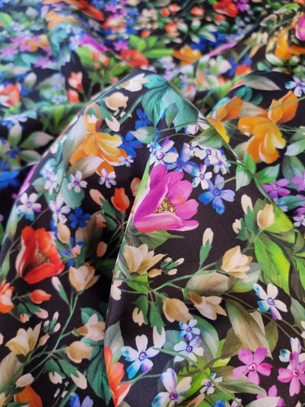 Țesătură twill din matase naturala - design floral