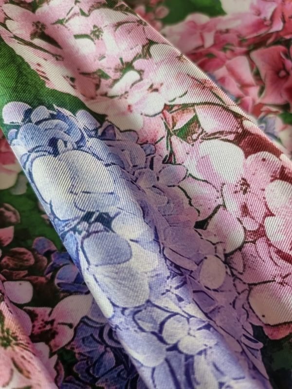 Țesătură din mătase Naturală- twill cu design floral, Rosu - Albastru - Lavanda - Verde