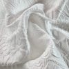 Tesatura  jacquard - design reliefat cu tematica florala, Alb