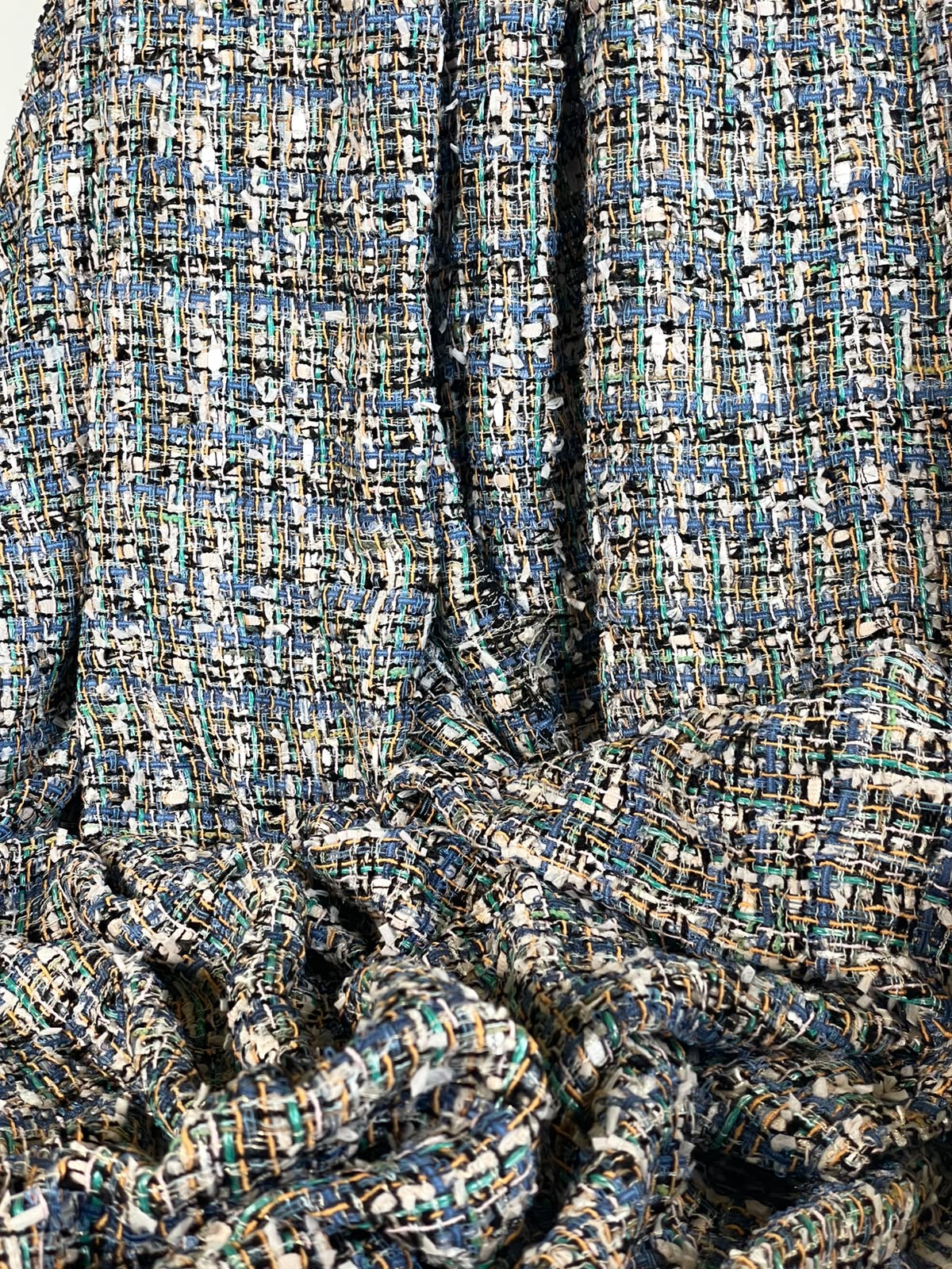 Stofa fantezie cu fir discret de lurex, Bleu, Argintiu, Alb, Galben - imagine 3