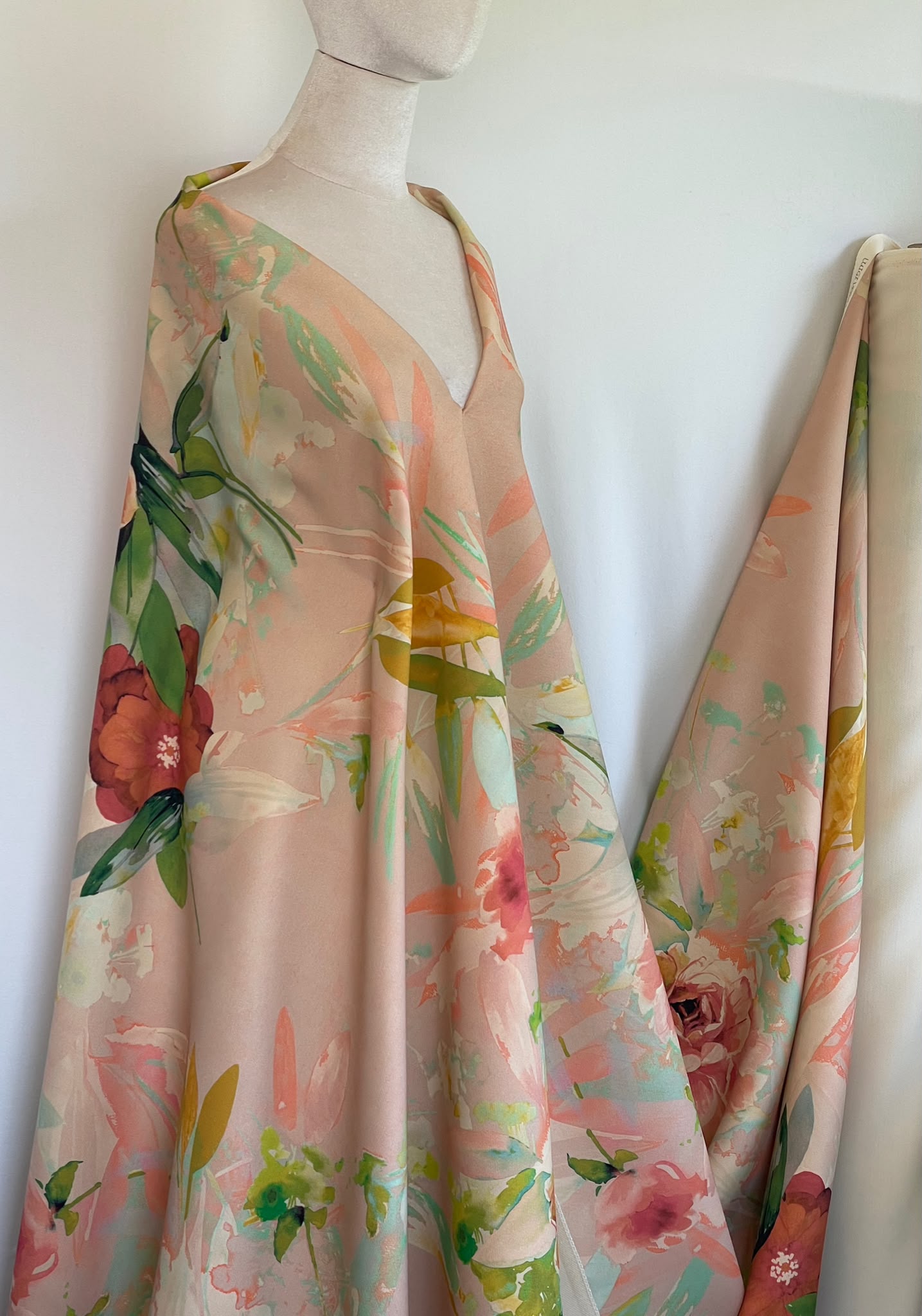 Stofa premium din matase naturala - design floral, Roz/Verde/Galben - imagine 3