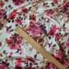Tesatura crepe din matase naturala - design floral, Bej deschis Vișiniu - imagine 3