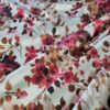 Tesatura crepe din matase naturala - design floral, Bej deschis Vișiniu - imagine 6