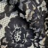Dantela Chantilly cu design floral , Negru - imagine 6