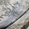 Dantela fina Chantilly cu design floral , Negru - imagine 3