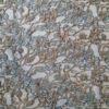 Țesătură premium Dantela brodata floral bleu și ajurata cu fir auriu pe suport de tulle delicat gri