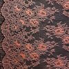 Dantelă Chantilly - design floral cu bordură laterala,  Roz coral cu fir metalizat
