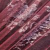 Dantelă Chantilly  - design floral cu bordură laterala,  Roz zmeuriu cu fir metalizat argintiu - imagine 4