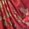 Țesătură jacquard sub formă de panou cu flori aurii pe fond Rosu închis - imagine 7