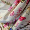 Tesatura din matase naturala- tip panou cu imprimeu de flori multicolore pe fond ivoire - imagine 10