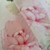 Tesatura Organza Imprimată cu flori pastel roz pe fond ivoire - imagine 4