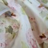 Tesatura Organza Imprimată cu flori pastel roz pe fond ivoire - imagine 8