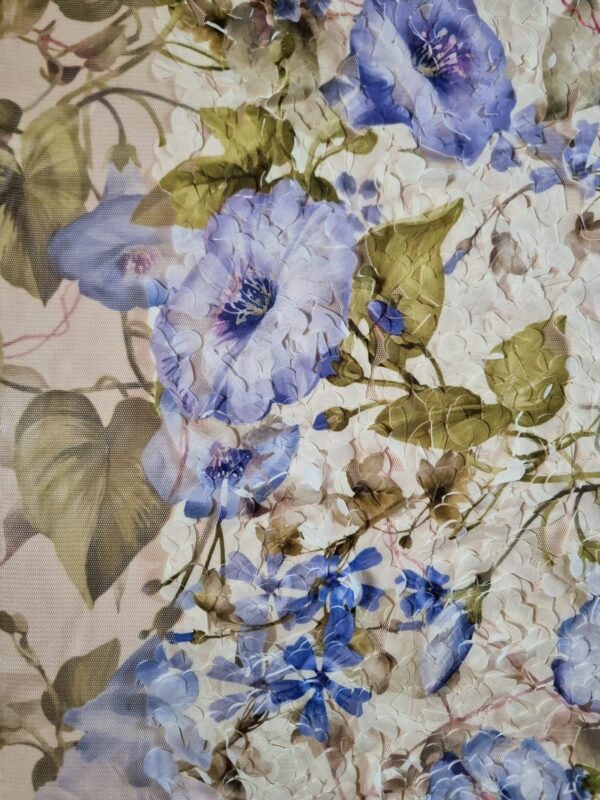 Tesatura cu broderie 3D, pe suport de tulle  - design floral, Albastru / Ivoire / Verde - imagine 2