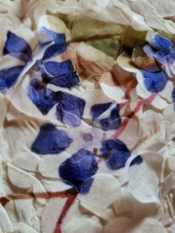 Tesatura cu broderie 3D, pe suport de tulle  - design floral, Albastru / Ivoire / Verde - imagine 7