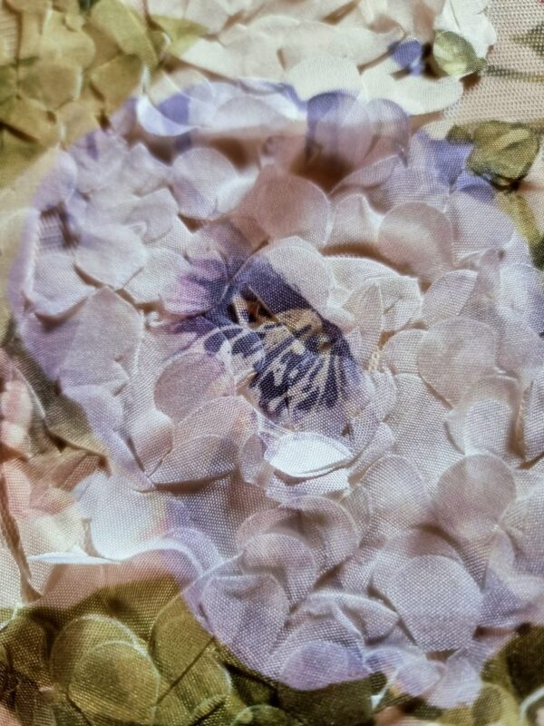 Tesatura cu broderie 3D, pe suport de tulle  - design floral, Albastru / Ivoire / Verde - imagine 9
