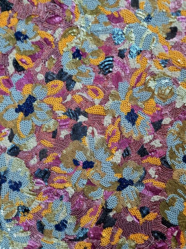 Tesatura bogata brodata cu paiete pe toată suprafața - design floral, Multicolor pastel - imagine 6